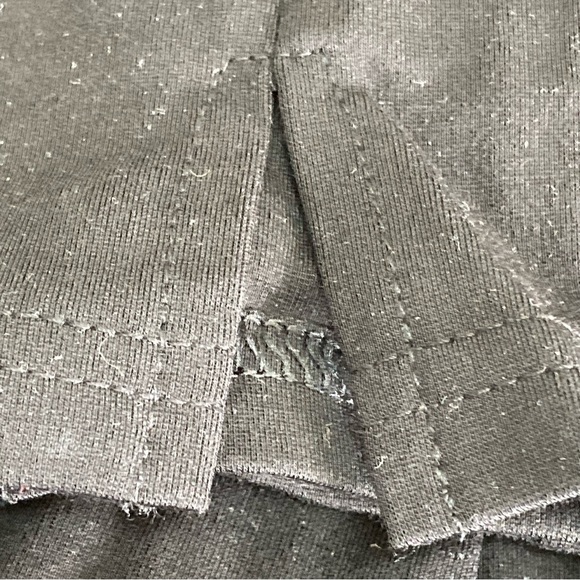 Hue Size Large Black Seamed Luxe Ponte Skimmer Inseam 27 NWT - Picture 8 of 9